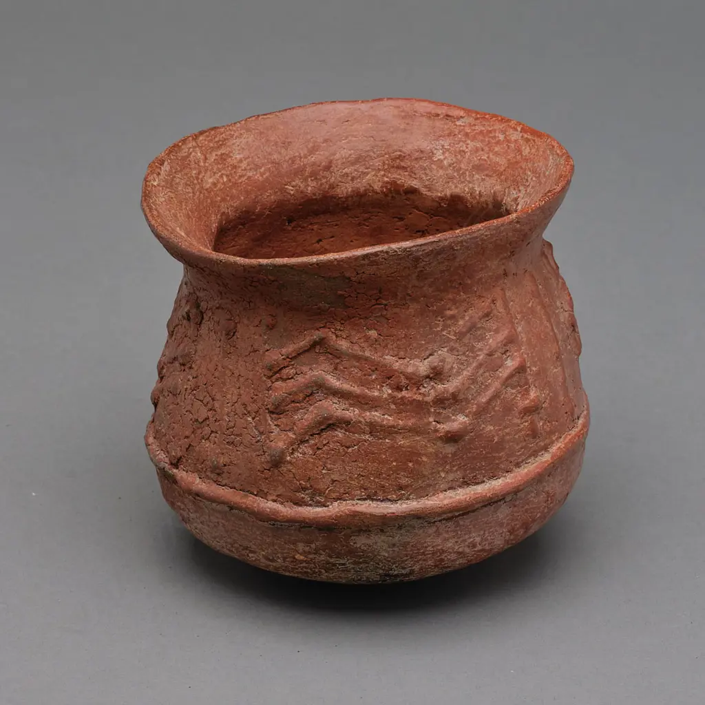 Papua New Guinean earthenware cooking pot, Image 1++